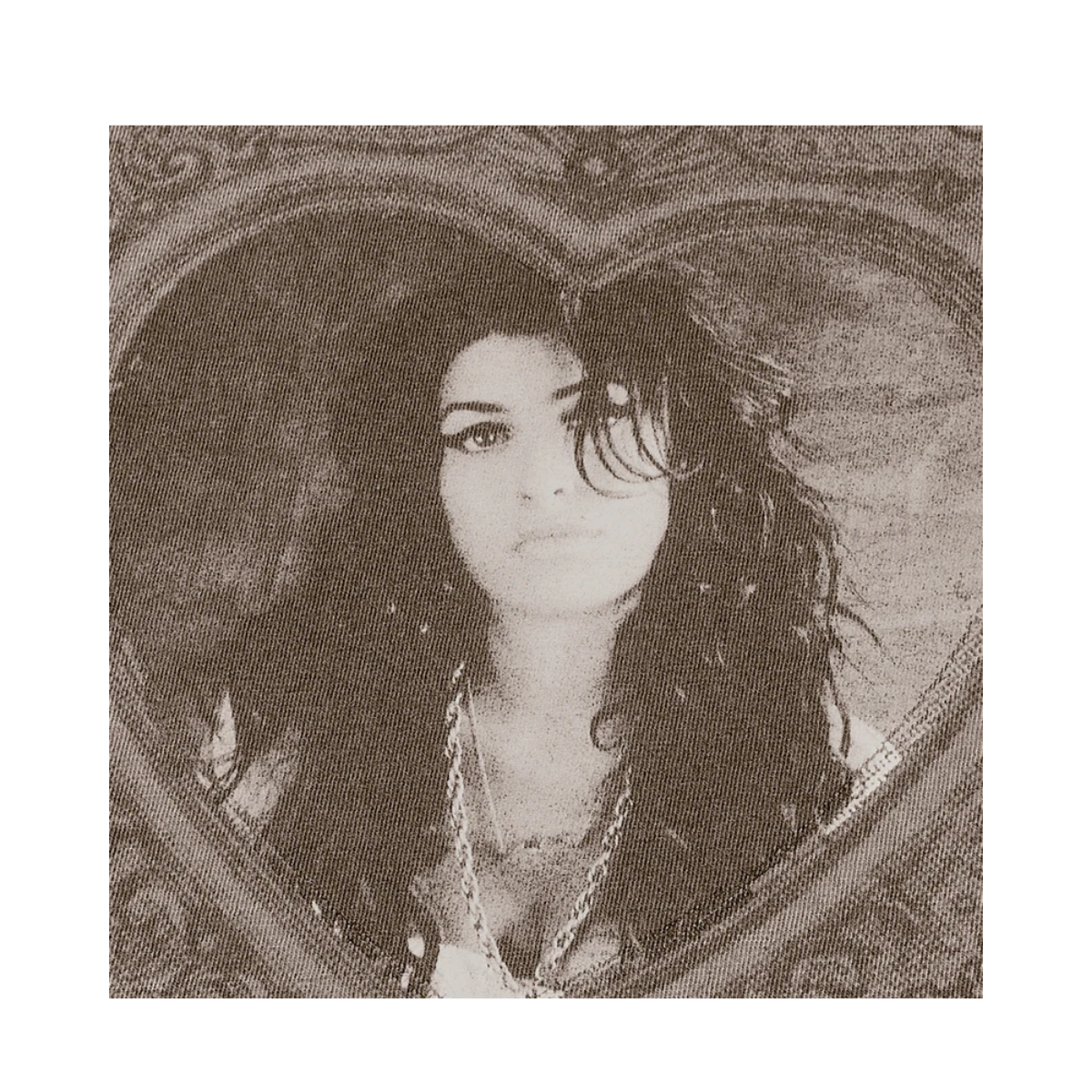 Amy Winehouse - Heart Frame Tee